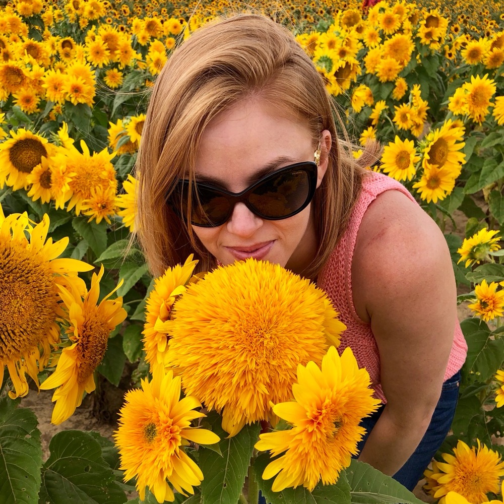 Meet your Posher, Suzanne